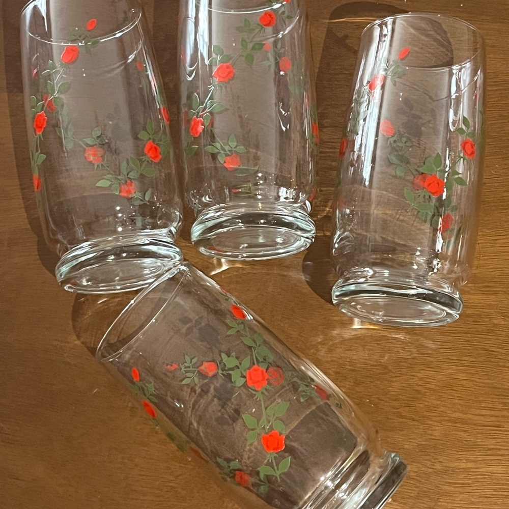Set of Floral Glass Tumblers Red Roses Vintage